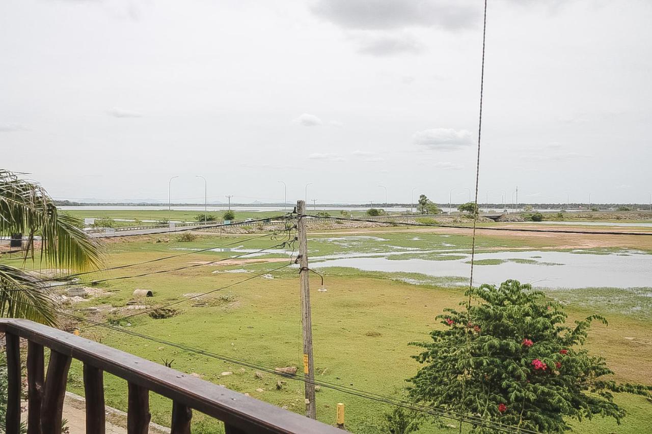 Sunset View Beach Hotel Vịnh Arugam Ngoại thất bức ảnh