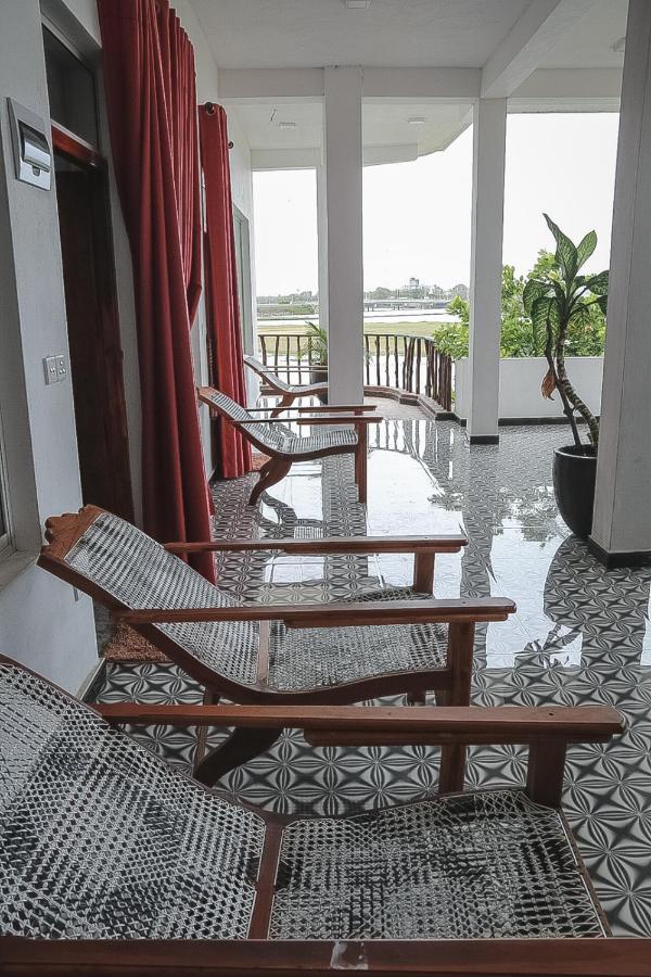 Sunset View Beach Hotel Vịnh Arugam Ngoại thất bức ảnh